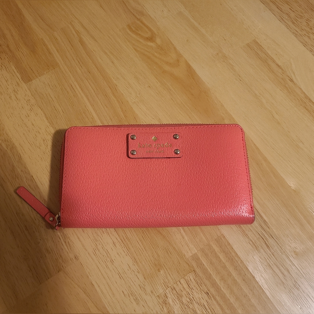 Kate Spade Coral Pink Zip wallet